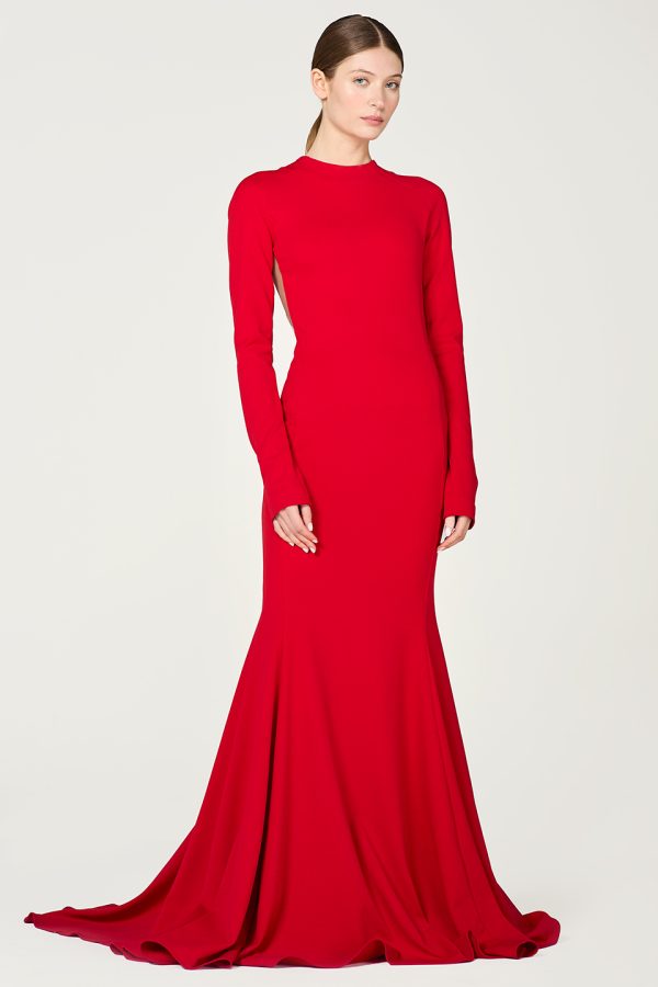 Robe à traîne et dos nus